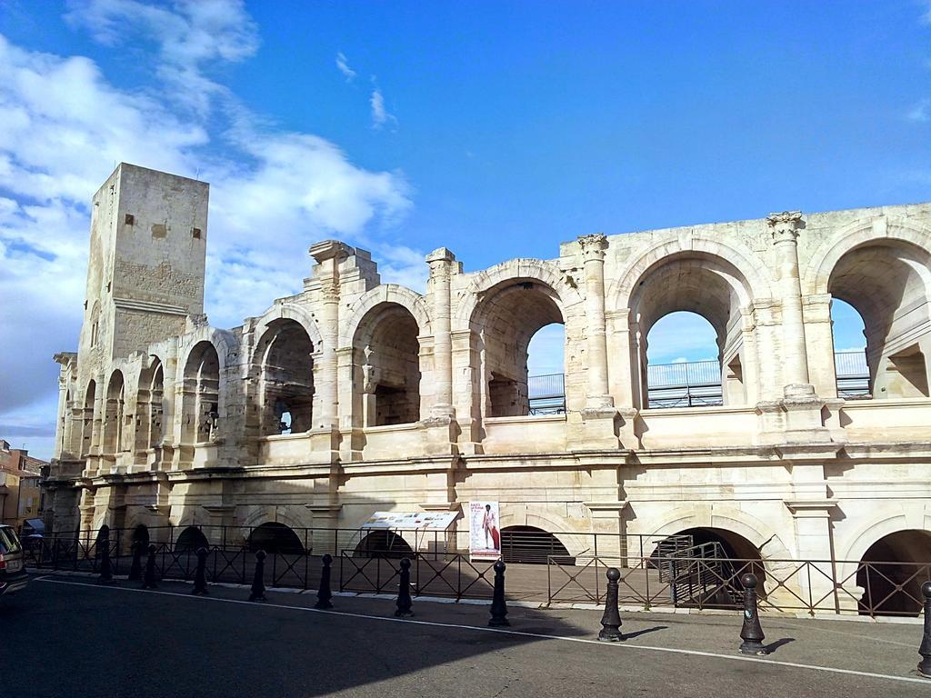 Le Nid Des Arenes Apartment Arles Phòng bức ảnh
